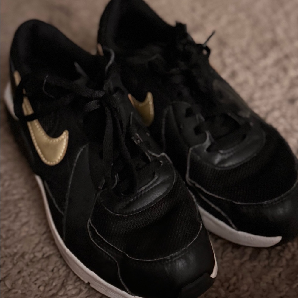 Nike big kid size 5